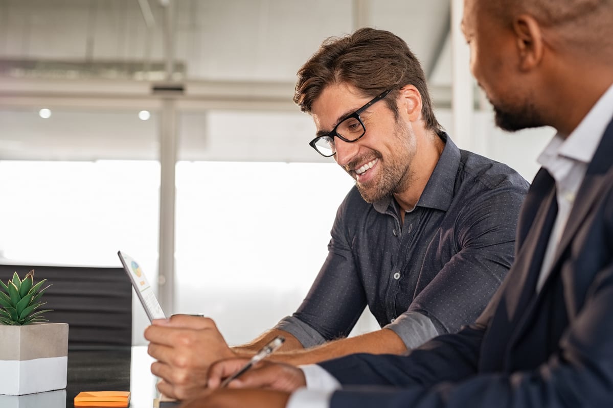 Quais são as principais estratégias para a criação de um produto de software?